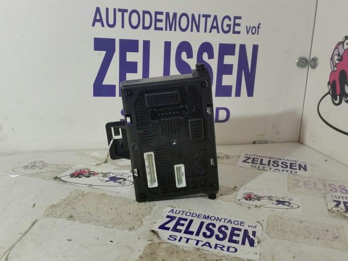 Gebruikte Bodycontrol Module Renault Modus/Grand Modus (JP) 1.4 16V Prijs € 73,50 Margeregeling aangeboden door Zelissen V.O.F. autodemontage