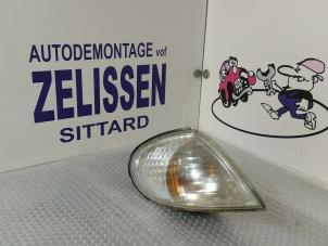 Gebruikte Knipperlichtglas rechts Nissan Almera (N16) 2.2 Di 16V Prijs € 21,00 Margeregeling aangeboden door Zelissen V.O.F. autodemontage