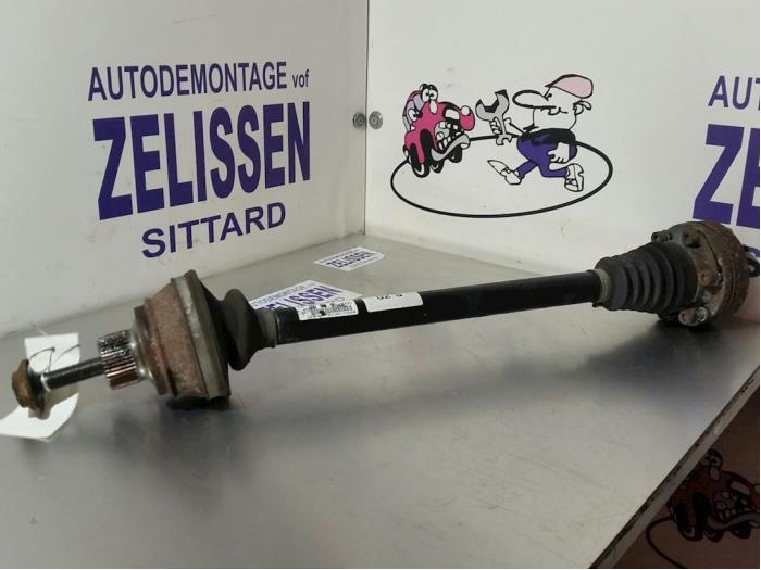 Gebruikte Steekas links-achter Audi A5 Quattro (B8C/S) Prijs € 105,00 Margeregeling aangeboden door Zelissen V.O.F. autodemontage