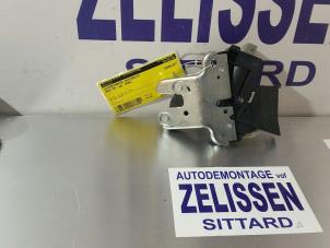 Gebruikte Achterklep Slotmechaniek Audi A5 Quattro (B8C/S) Prijs € 52,50 Margeregeling aangeboden door Zelissen V.O.F. autodemontage