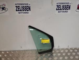 Gebruikte Driehoeks Ruit rechts-voor Renault Modus/Grand Modus (JP) 1.4 16V Prijs € 26,25 Margeregeling aangeboden door Zelissen V.O.F. autodemontage