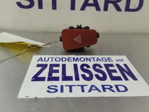 Gebruikte Gevarenlicht Schakelaar Fiat Croma (194) 2.2 MPI 16V Prijs € 21,00 Margeregeling aangeboden door Zelissen V.O.F. autodemontage