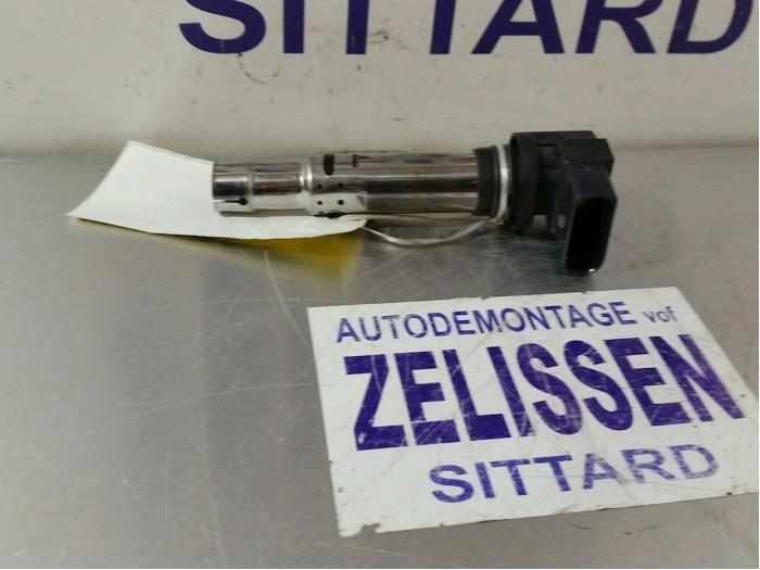 Bobine van een Volkswagen Polo V (6R) 1.4 16V 2010