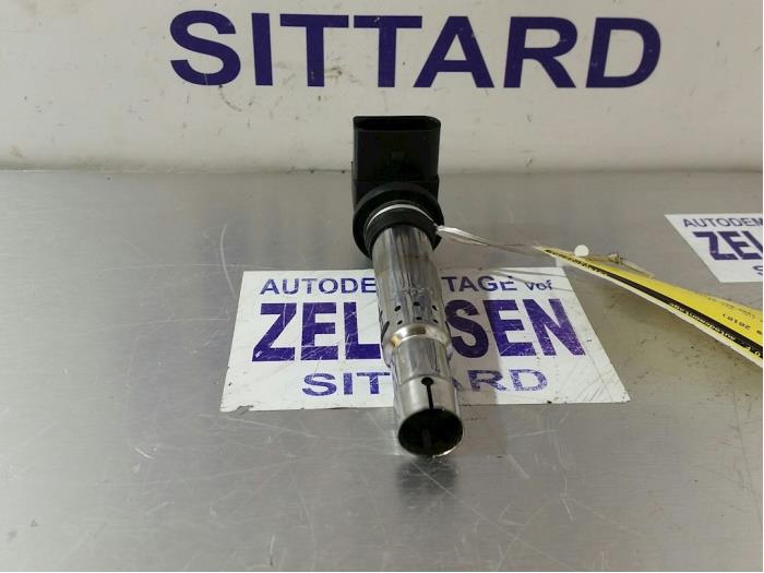 Bobine van een Volkswagen Polo V (6R) 1.4 16V 2010