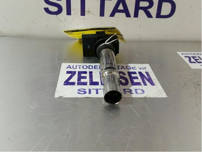 Bobine van een Volkswagen Polo V (6R) 1.4 16V 2010