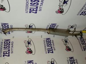 Gebruikte Uitlaat Middendemper Mitsubishi Space Runner (N6) 2.0i 16V GLX Prijs € 52,50 Margeregeling aangeboden door Zelissen V.O.F. autodemontage