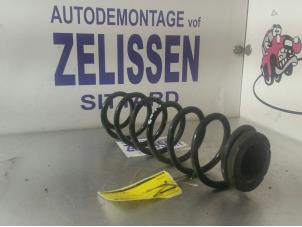 Gebruikte Schroefveer voor Volkswagen Polo V (6R) 1.4 16V Prijs € 21,00 Margeregeling aangeboden door Zelissen V.O.F. autodemontage
