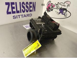 Gebruikte Luchtmassameter Mercedes A (W168) 1.7 A-170 CDI 16V Prijs € 157,50 Margeregeling aangeboden door Zelissen V.O.F. autodemontage