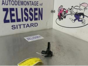 Gebruikte Luchtmassameter Nissan Pixo (D31S) 1.0 12V Prijs € 36,75 Margeregeling aangeboden door Zelissen V.O.F. autodemontage