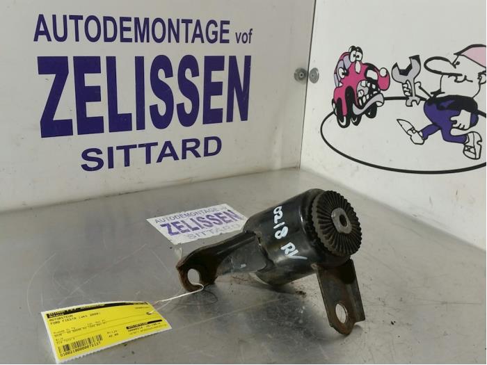 Gebruikte Motorrubber Ford Fiesta 6 (JA8) 1.25 16V Prijs € 47,25 Margeregeling aangeboden door Zelissen V.O.F. autodemontage