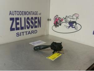 Gebruikte Richtingaanwijzer Schakelaar Opel Agila (B) 1.0 12V Prijs € 31,50 Margeregeling aangeboden door Zelissen V.O.F. autodemontage