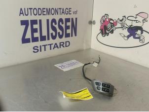 Gebruikte Radiobediening Stuur Opel Agila (B) 1.0 12V Prijs € 15,75 Margeregeling aangeboden door Zelissen V.O.F. autodemontage