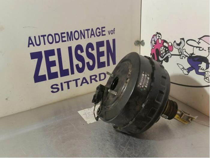 Gebruikte Rembekrachtiger BMW X1 (E84) xDrive 20d 2.0 16V Prijs € 78,75 Margeregeling aangeboden door Zelissen V.O.F. autodemontage