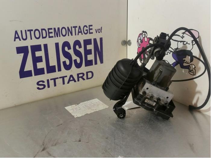 Gebruikte ABS Pomp BMW 5 serie (E60) 530d 24V Prijs € 78,75 Margeregeling aangeboden door Zelissen V.O.F. autodemontage