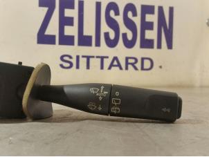 Gebruikte Ruitenwis Schakelaar Peugeot 206 (2A/C/H/J/S) 2.0 GTI 16V Prijs € 26,25 Margeregeling aangeboden door Zelissen V.O.F. autodemontage