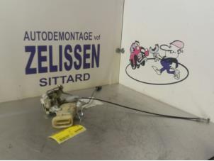 Gebruikte Slotmechaniek Portier 2Deurs rechts Peugeot 206 (2A/C/H/J/S) 2.0 GTI 16V Prijs € 36,75 Margeregeling aangeboden door Zelissen V.O.F. autodemontage