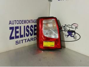 Gebruikte Achterlicht links Kia Joice Prijs € 36,75 Margeregeling aangeboden door Zelissen V.O.F. autodemontage