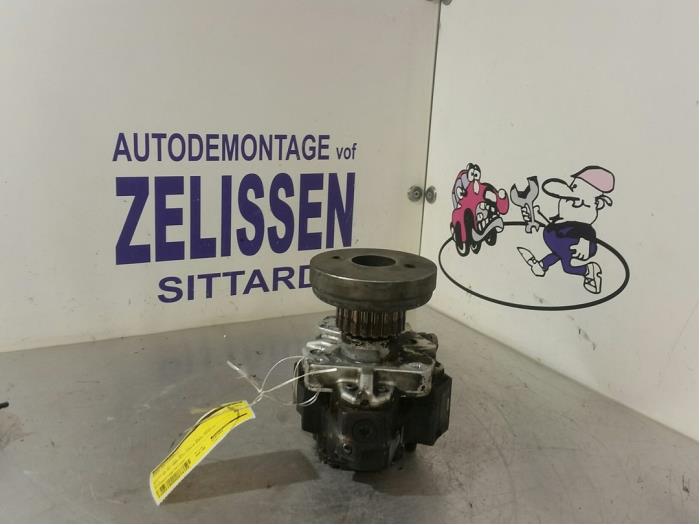 Gebruikte Hogedrukpomp Audi A4 Avant (B7) 3.0 TDI V6 24V Prijs € 262,50 Margeregeling aangeboden door Zelissen V.O.F. autodemontage
