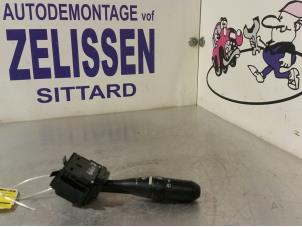 Gebruikte Ruitenwis Schakelaar Mitsubishi Colt (Z2/Z3) 1.3 16V Prijs € 15,75 Margeregeling aangeboden door Zelissen V.O.F. autodemontage