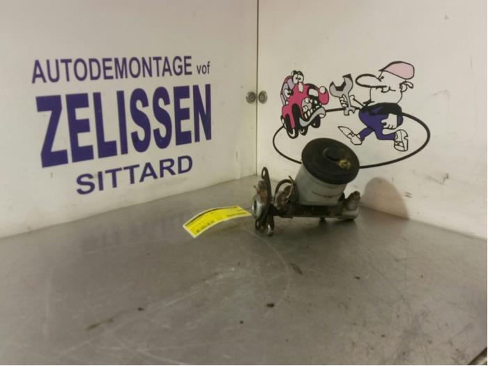 Gebruikte Hoofdremcilinder Toyota Starlet (EP9) 1.3,XLi,GLi 16V Prijs € 36,75 Margeregeling aangeboden door Zelissen V.O.F. autodemontage