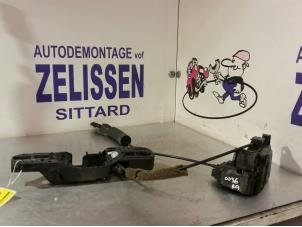 Gebruikte Deurslot Mechaniek 4Deurs rechts-achter Renault Megane III Grandtour (KZ) 1.5 dCi 90 Prijs € 78,75 Margeregeling aangeboden door Zelissen V.O.F. autodemontage