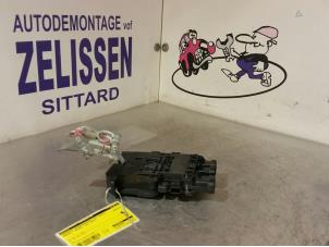 Gebruikte Module Centrale Deurvergrendeling Renault Megane III Grandtour (KZ) 1.5 dCi 90 Prijs € 78,75 Margeregeling aangeboden door Zelissen V.O.F. autodemontage