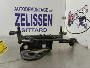 Gebruikte Ruitenwis Mechaniek Volkswagen Fox (5Z) 1.4 16V Prijs € 36,75 Margeregeling aangeboden door Zelissen V.O.F. autodemontage