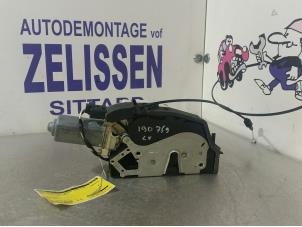 Gebruikte Portierslot Mechaniek 4Deurs links-voor BMW 7 serie (E65/E66/E67) 735i,Li 3.6 V8 32V Prijs € 52,50 Margeregeling aangeboden door Zelissen V.O.F. autodemontage