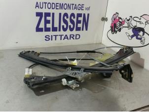 Gebruikte Ruitmechaniek 2Deurs links-voor BMW 3 serie (E92) 325i Prijs € 68,25 Margeregeling aangeboden door Zelissen V.O.F. autodemontage