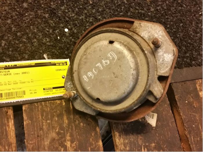 Gebruikte Motorrubber BMW 7 serie (E65/E66/E67) 735i,Li 3.6 V8 32V Prijs € 36,75 Margeregeling aangeboden door Zelissen V.O.F. autodemontage