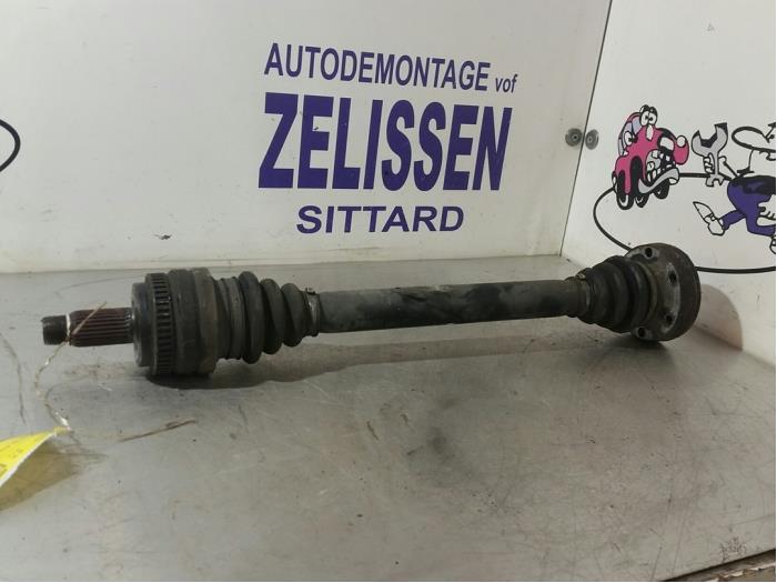 Gebruikte Aandrijfas links-achter BMW 3 serie (E92) 325i Prijs € 105,00 Margeregeling aangeboden door Zelissen V.O.F. autodemontage