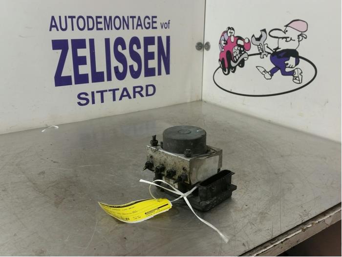 Gebruikte ABS Pomp Renault Kangoo/Grand Kangoo (KW) 1.5 dCi 85 Prijs € 131,25 Margeregeling aangeboden door Zelissen V.O.F. autodemontage