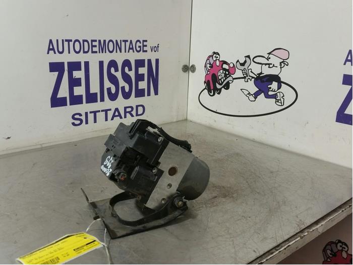 Gebruikte ABS Pomp Mitsubishi Space Star (DG) 1.8 MPi 16V Prijs € 78,75 Margeregeling aangeboden door Zelissen V.O.F. autodemontage