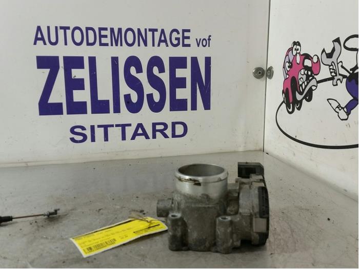 Gebruikte Gasklephuis Ford Fiesta 6 (JA8) 1.25 16V Prijs € 52,50 Margeregeling aangeboden door Zelissen V.O.F. autodemontage