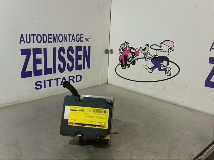 Gebruikte ABS Pomp Opel Movano 2.3 BiTurbo 16V FWD Prijs € 311,27 Inclusief btw aangeboden door Zelissen V.O.F. autodemontage