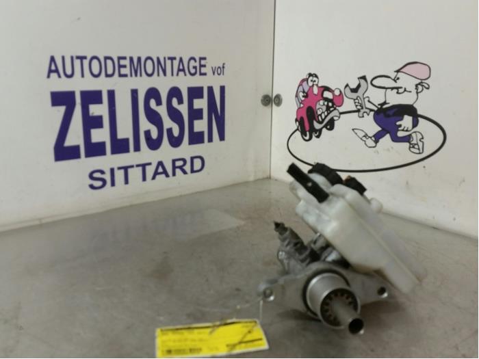 Gebruikte Hoofdremcilinder Opel Movano 2.3 BiTurbo 16V FWD Prijs € 152,25 Margeregeling aangeboden door Zelissen V.O.F. autodemontage