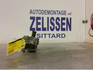 Gebruikte Extra waterpomp Opel Movano Combi 2.3 BiTurbo 16V FWD Prijs € 36,75 Margeregeling aangeboden door Zelissen V.O.F. autodemontage