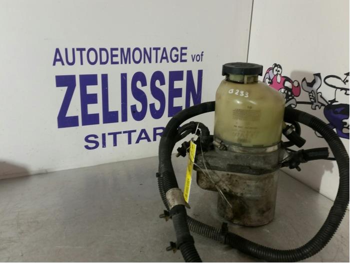 Gebruikte Servopomp Opel Astra H (L48) 1.6 16V Twinport Prijs € 131,25 Margeregeling aangeboden door Zelissen V.O.F. autodemontage