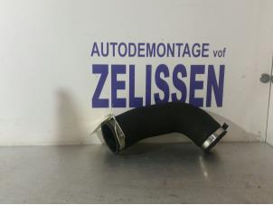 Gebruikte Intercooler Slang Volkswagen Crafter 2.5 TDI 30/32/35/46/50 Prijs € 36,75 Margeregeling aangeboden door Zelissen V.O.F. autodemontage