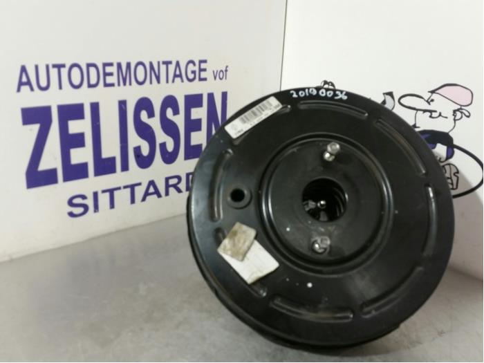 Gebruikte Rembekrachtiger Renault Megane III Grandtour (KZ) 1.5 dCi 90 Prijs € 78,75 Margeregeling aangeboden door Zelissen V.O.F. autodemontage