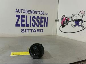 Gebruikte Licht Schakelaar Audi A4 Avant (B7) 2.7 TDI V6 24V Prijs € 36,75 Margeregeling aangeboden door Zelissen V.O.F. autodemontage