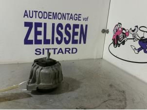 Gebruikte Motorsteun Audi A4 Avant (B7) 2.7 TDI V6 24V Prijs € 15,75 Margeregeling aangeboden door Zelissen V.O.F. autodemontage