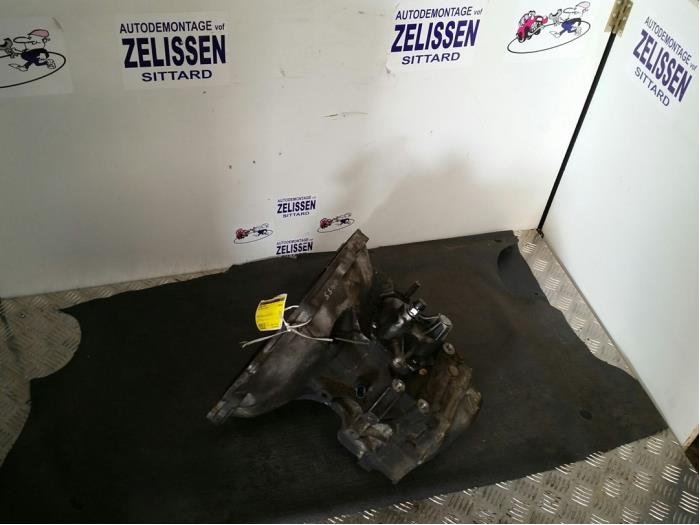 Gebruikte Versnellingsbak Opel Astra H GTC (L08) 1.6 16V Twinport Prijs € 315,00 Margeregeling aangeboden door Zelissen V.O.F. autodemontage