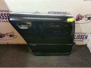 Gebruikte Portier 4Deurs rechts-achter Audi A4 Avant (B7) 2.7 TDI V6 24V Prijs € 236,25 Margeregeling aangeboden door Zelissen V.O.F. autodemontage