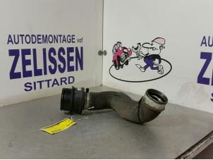 Gebruikte Intercooler Slang Mercedes A (W169) 2.0 A-180 CDI 16V 5-Drs. Prijs € 26,25 Margeregeling aangeboden door Zelissen V.O.F. autodemontage