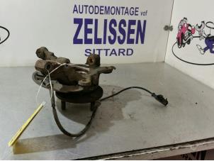 Gebruikte Wielophanging rechts-voor Mitsubishi Colt CZC 1.5 16V Prijs € 42,00 Margeregeling aangeboden door Zelissen V.O.F. autodemontage