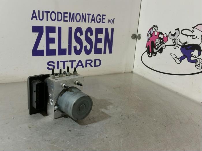 Gebruikte ABS Pomp BMW X1 (E84) sDrive 18d 2.0 16V Prijs € 152,25 Margeregeling aangeboden door Zelissen V.O.F. autodemontage