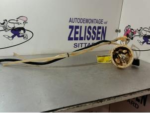 Gebruikte Tankvlotter BMW X1 (E84) sDrive 18d 2.0 16V Prijs € 47,25 Margeregeling aangeboden door Zelissen V.O.F. autodemontage