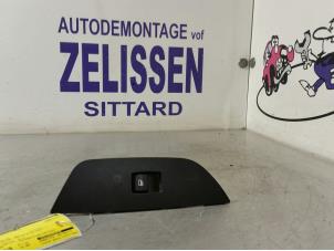 Gebruikte Elektrisch Raam Schakelaar BMW X1 (E84) sDrive 18d 2.0 16V Prijs € 15,75 Margeregeling aangeboden door Zelissen V.O.F. autodemontage