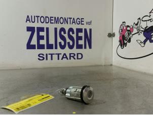 Gebruikte Cilinderslot Portier links BMW X1 (E84) sDrive 18d 2.0 16V Prijs € 15,75 Margeregeling aangeboden door Zelissen V.O.F. autodemontage